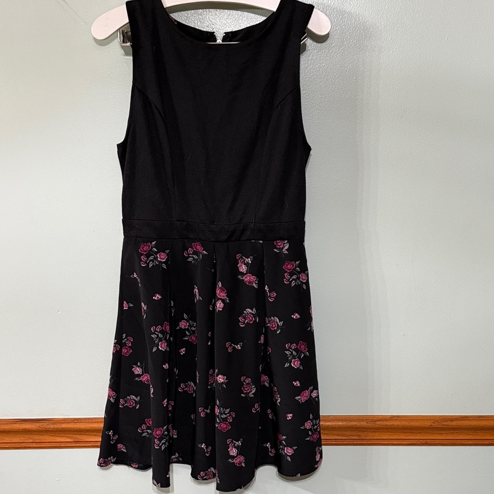 Floral Black and Pink Dress Size: S